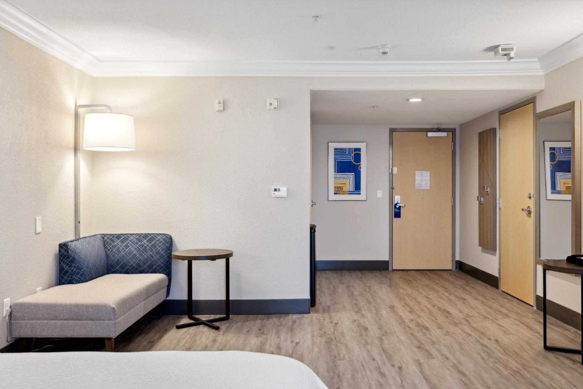 Holiday Inn Express Hotel & Suites Vacaville By Ihg Екстер'єр фото