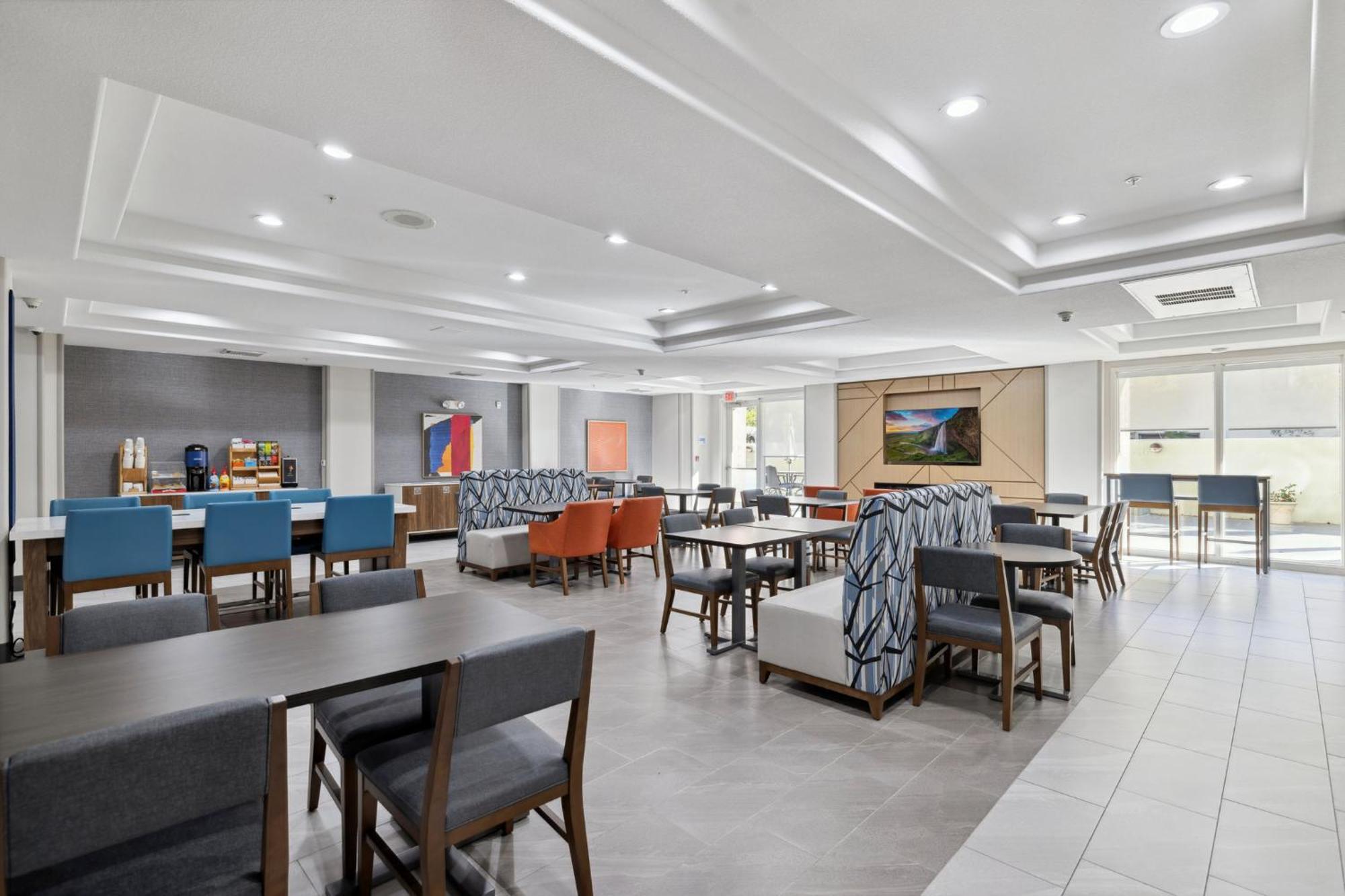 Holiday Inn Express Hotel & Suites Vacaville By Ihg Екстер'єр фото